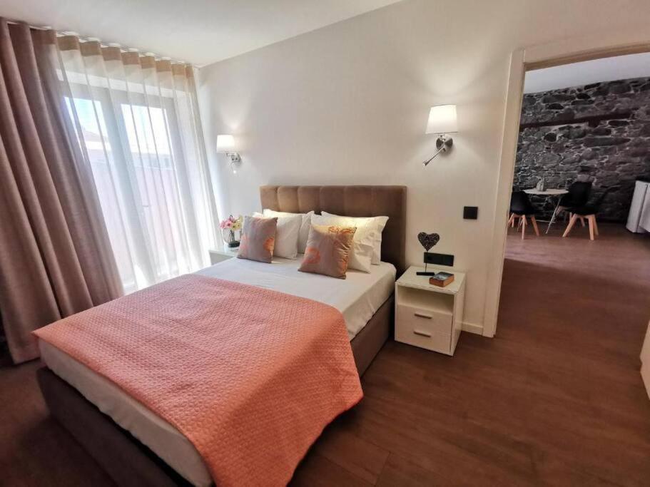 Chale Esmeralda - Charming Studios In Calheta Beach Exterior photo