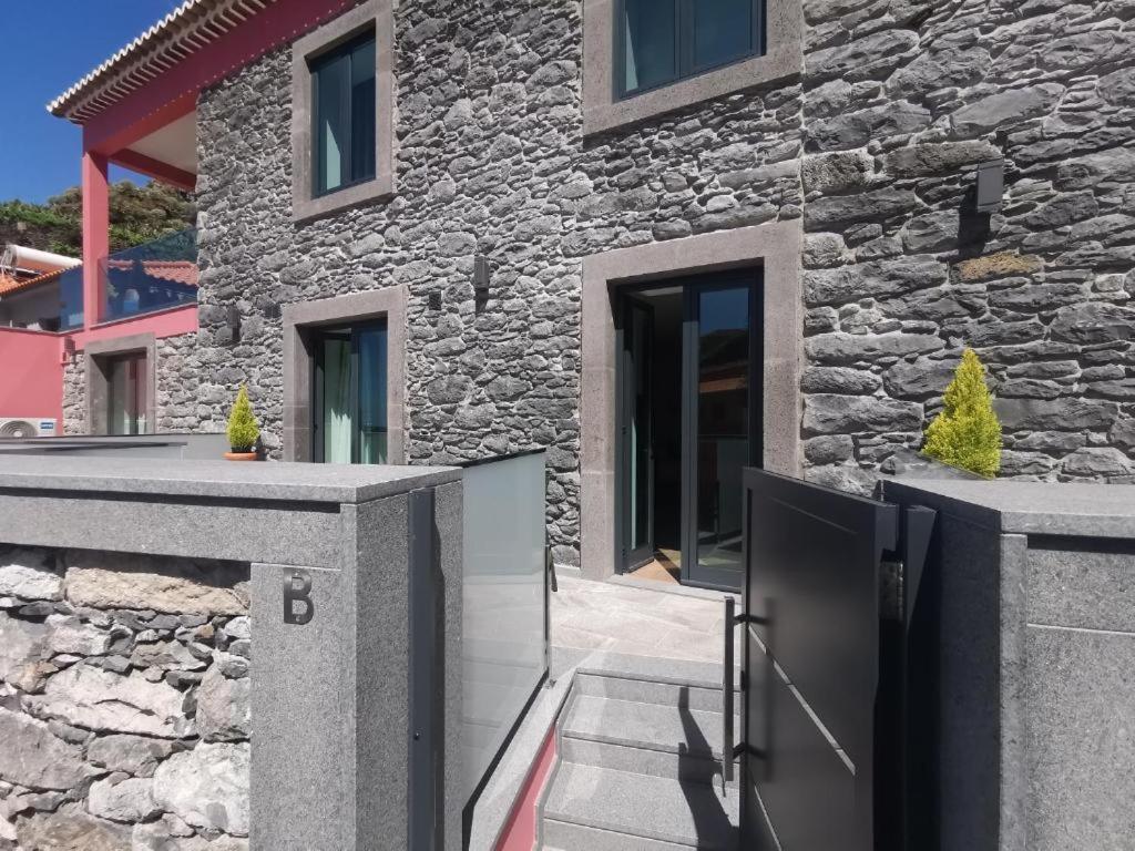 Chale Esmeralda - Charming Studios In Calheta Beach Exterior photo
